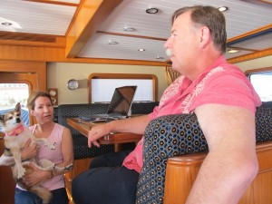 Ken y Roberta en su yate