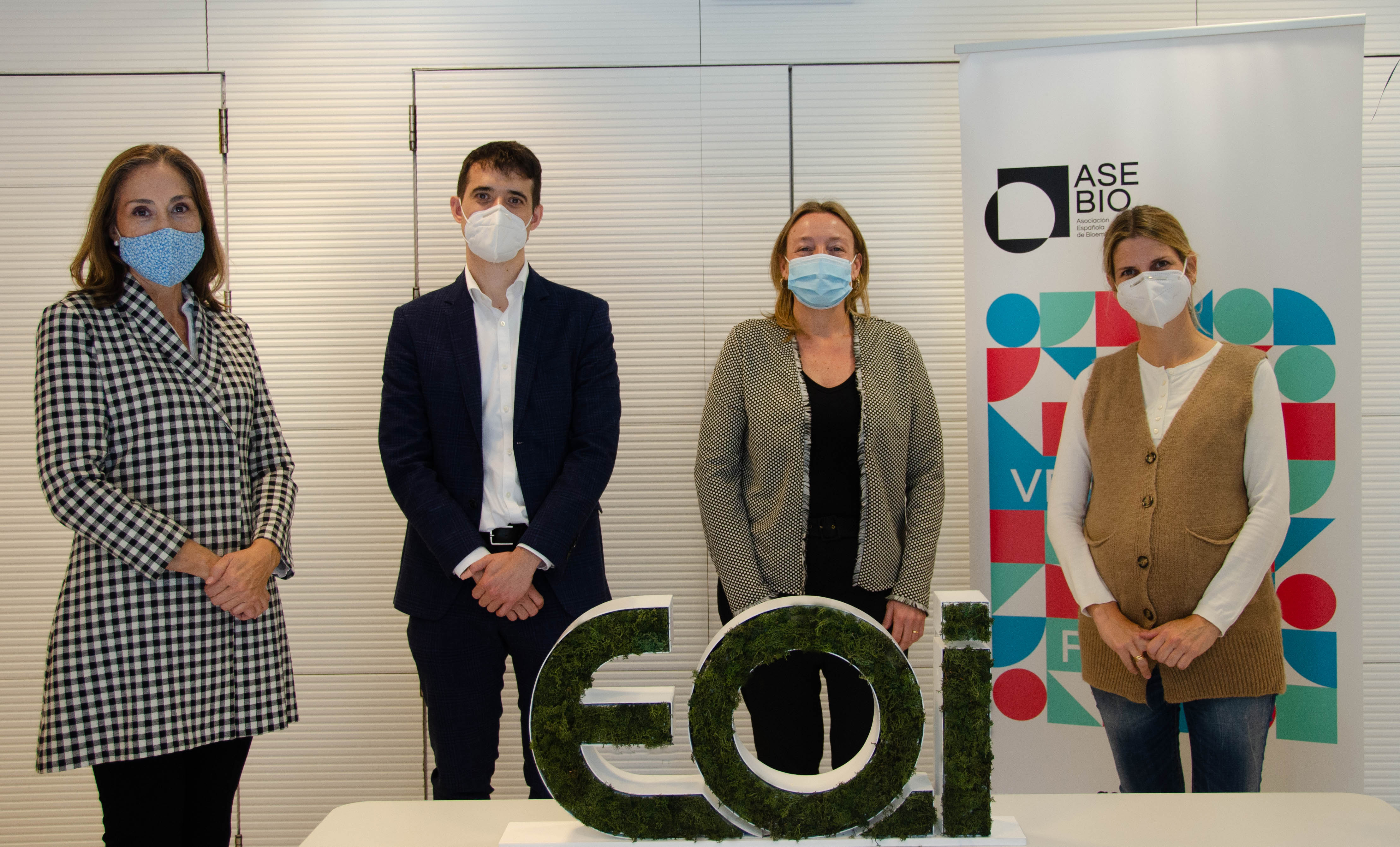 La Escuela de Organización Industrial y AseBio se alían para facilitar el acceso a formación al sector biotecnológico