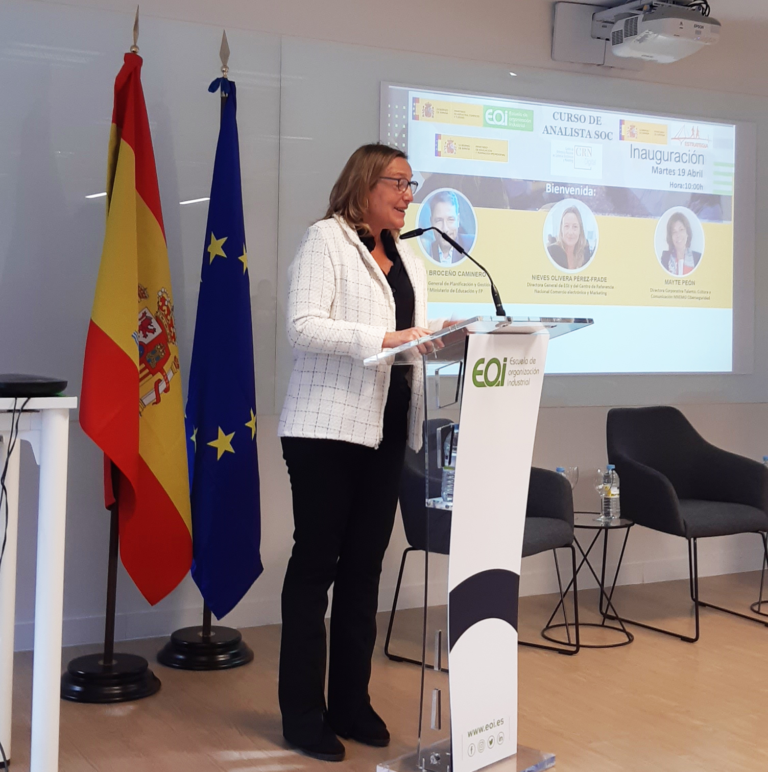EOI colabora en el impulso a la formación y empleo de militares de tropa y marinería y reservistas de especial disponibilidad, dentro de la Estrategia Integral de Desarrollo Profesional del Ministerio de Defensa